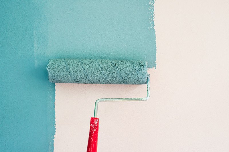 Roll paint is easy painting technique that avoid mess up with walls.