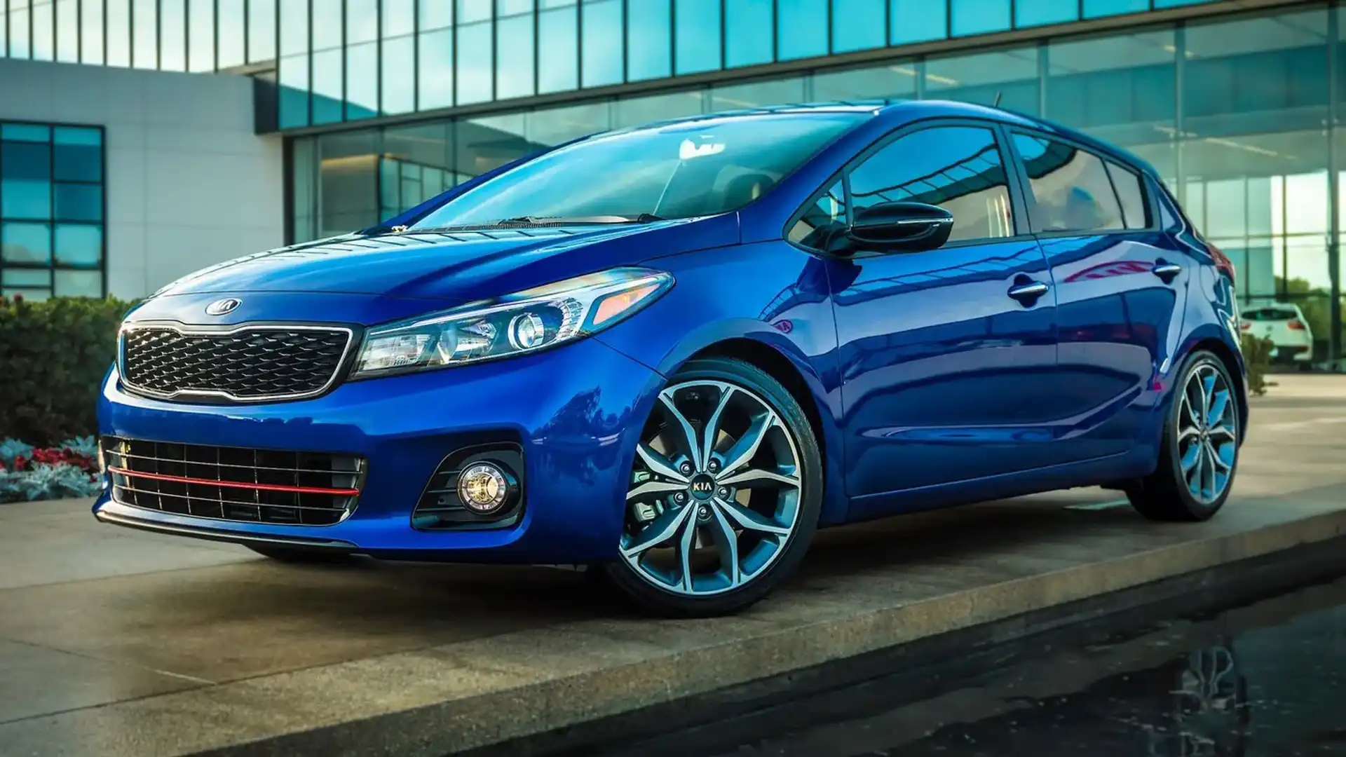 2016 kia cerato hatch facelift north america 01