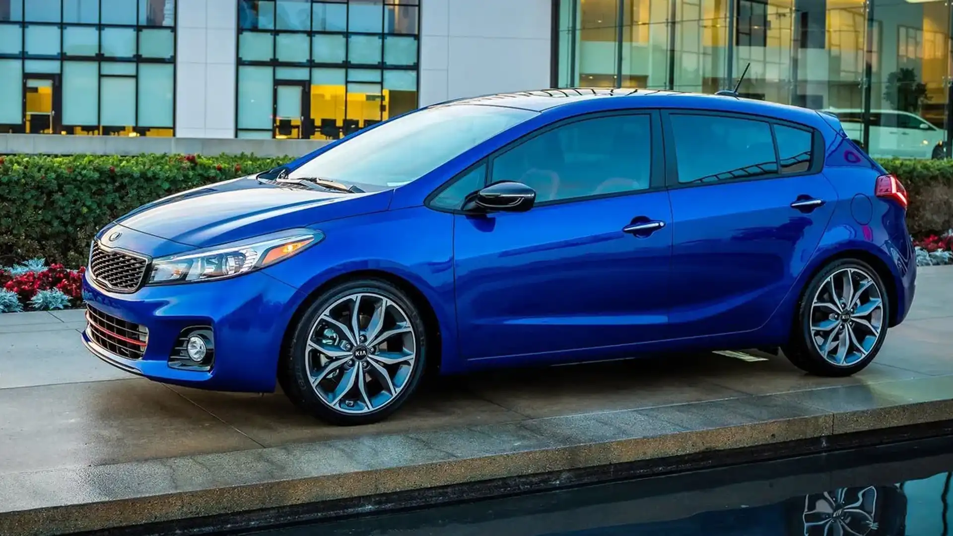 2016 Kia Cerato hatch facelift hits Detroit auto show