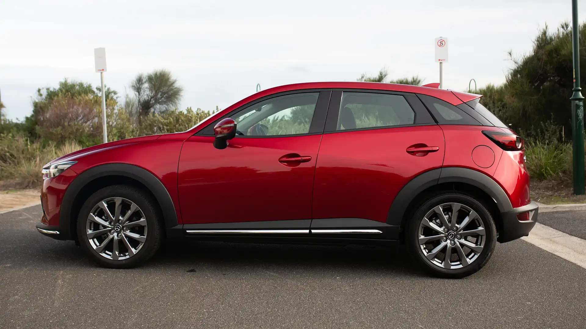 2021 Mazda CX-3 v CX-30 comparison review