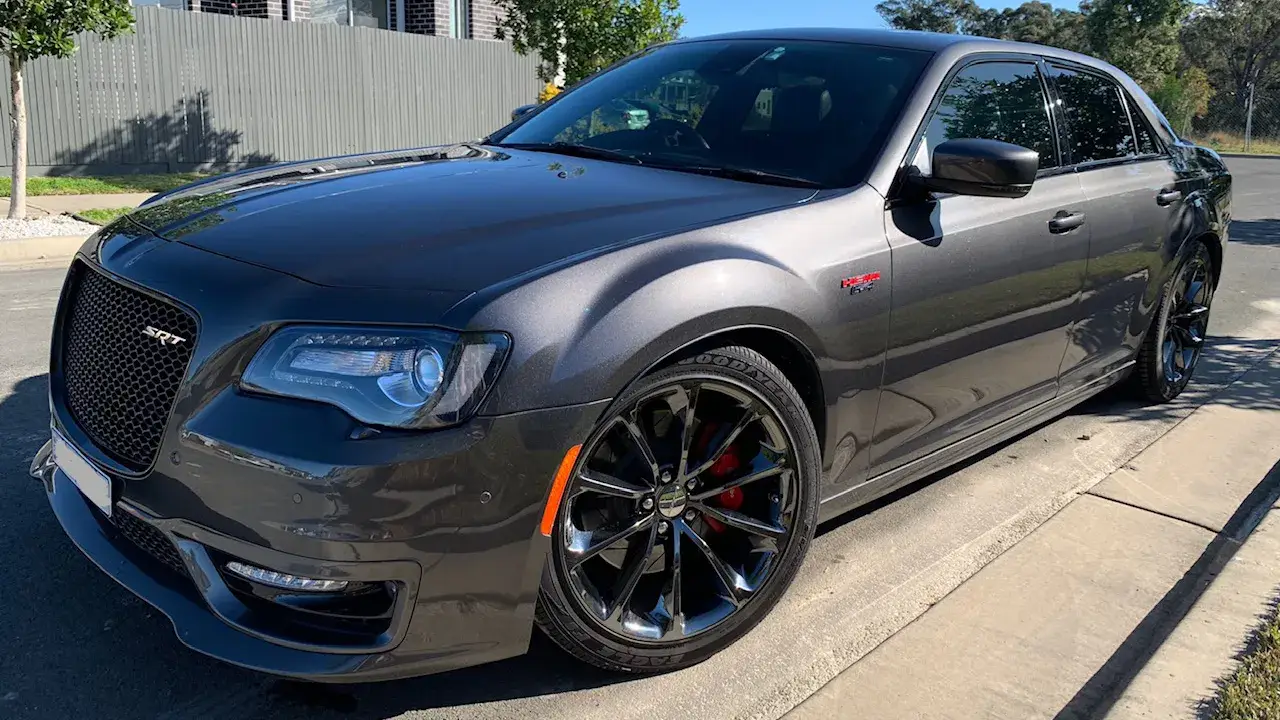 2017 Chrysler 300 SRT Hyperblack: owner review