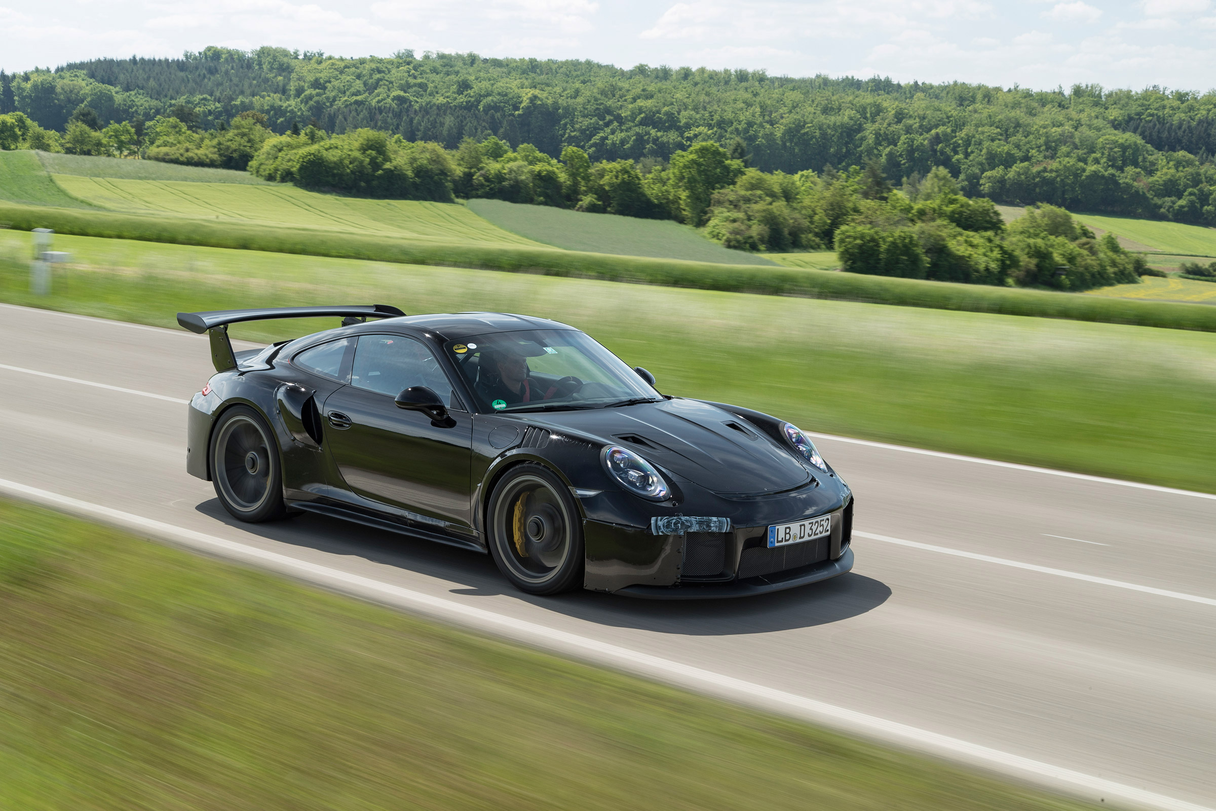 New Porsche 911 GT2 RS - pictures | evo