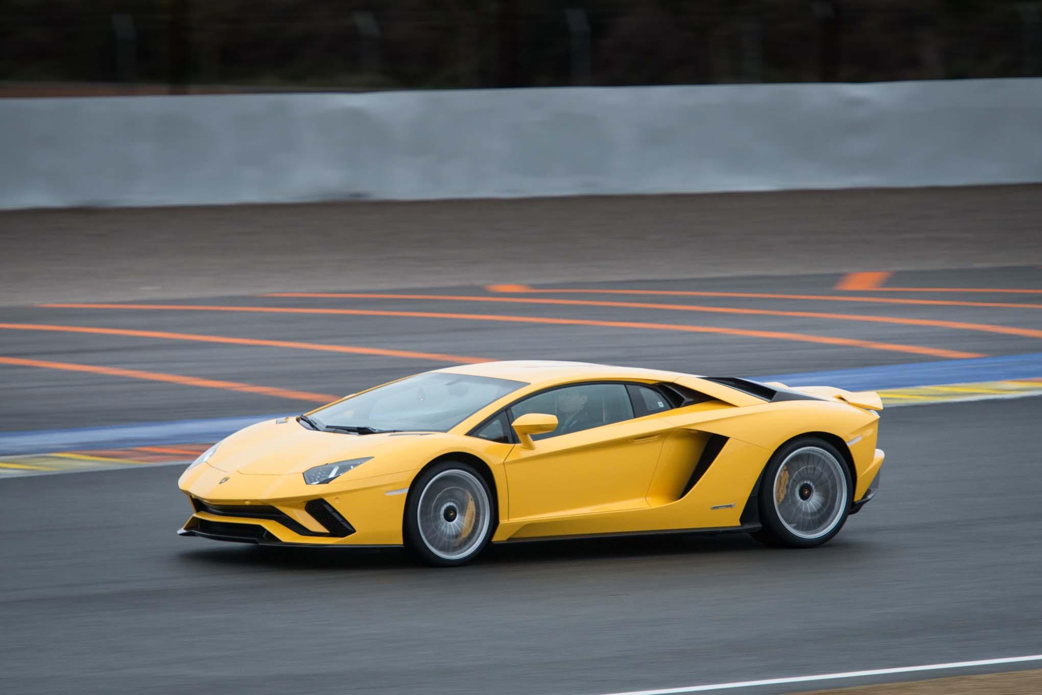 Photo of Lamborghini Aventador S