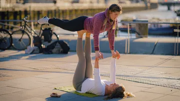 Acro Yoga Wochenende in Hamburg: Newbies & Fortgeschrittene