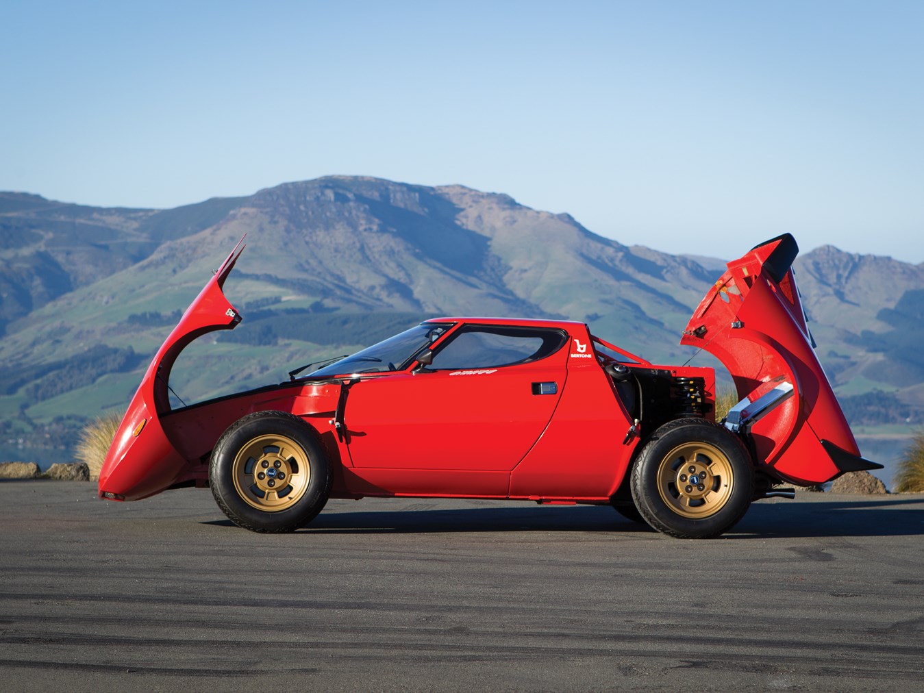 1974 Lancia Stratos HF Stradale profile