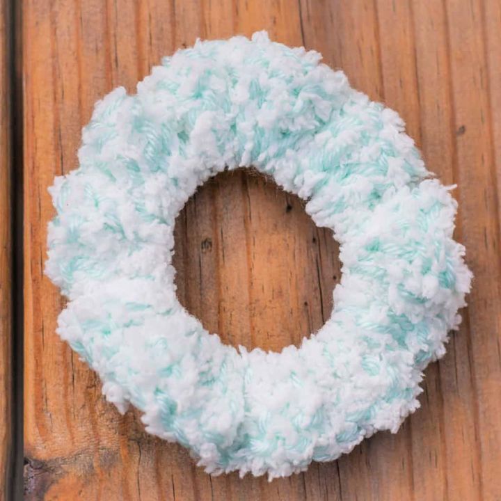 Easy Crochet Scrunchies Pattern for Beginners