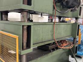 Hydraulic Platen Press - picture0' - Click to enlarge