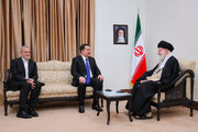 Leader receives Iraqi PM Al Sudani in Tehran for a meeting