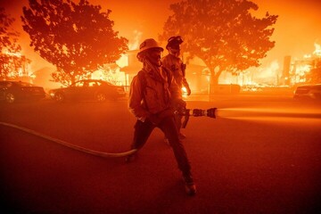 Massive fire in LA forced 30k people to evacuate region