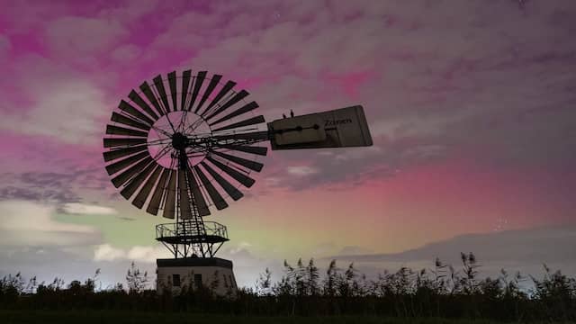 Timelapse toont fel noorderlicht boven Friesland