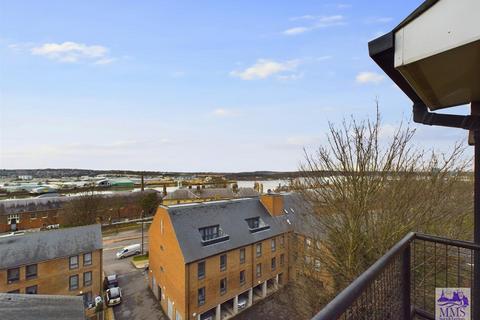 2 bedroom penthouse for sale, Pleasant Row, Gillingham