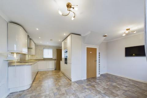 4 bedroom semi-detached house for sale, Little Victory Mount, Chatham