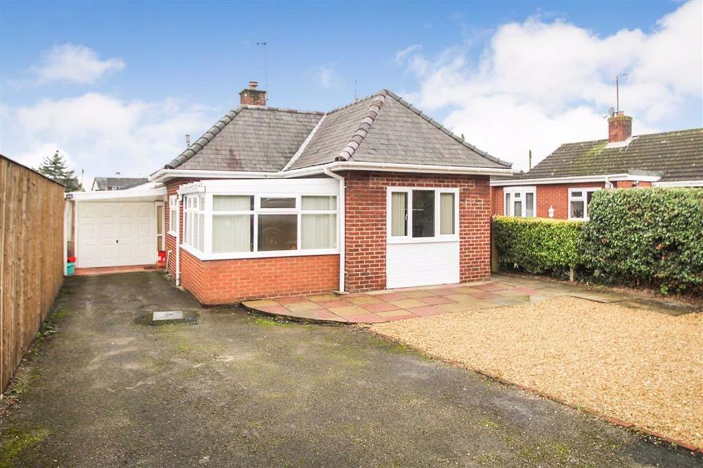 Llansantffraid Road, Llanymynech 3 bed detached bungalow - £185,000