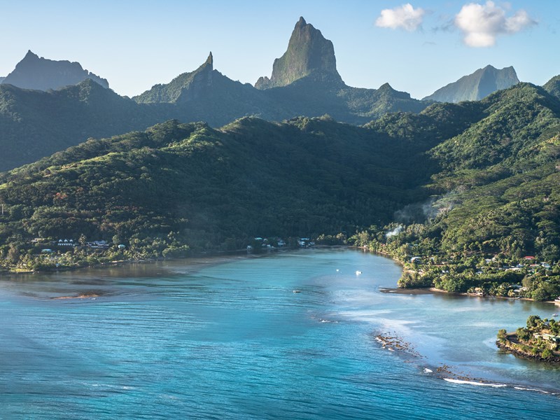 Vue aérienne de la côte de Moorea