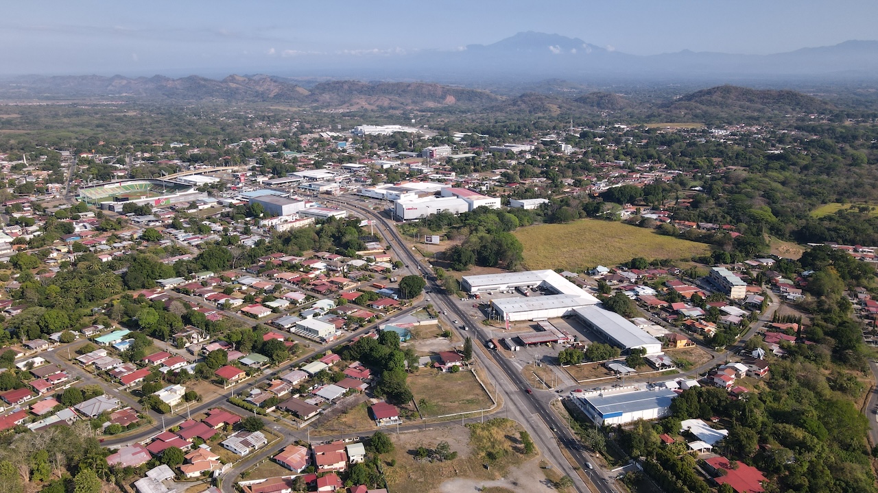 2 Acres - Commercial lot facing the Pan-American Highway, 500 meters ...