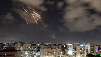 מאות טילים במתקפה איראנית חסרת תקדים: "תהיה תגובה חריפה"