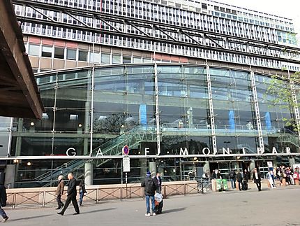 Entrée principale de la gare du Montparnasse