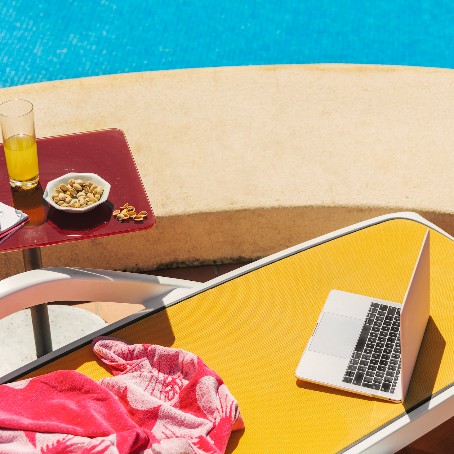 How to Stop Worrying About Work on Vacation