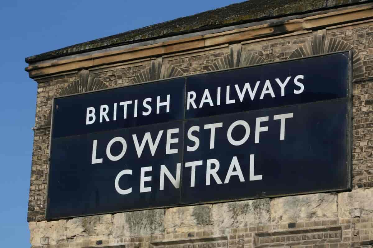 Skilt i Gill Sans, Lowestoft Central station