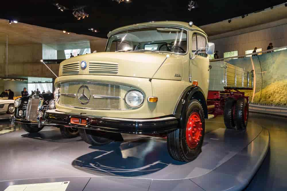 Mercedes-Benz lastebil