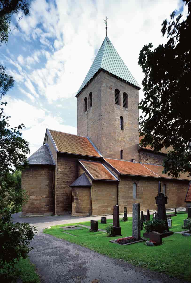 Gamle Aker kirke