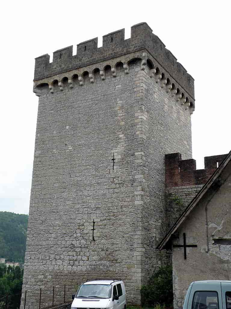 Krenelering på borgtårn i Cahors