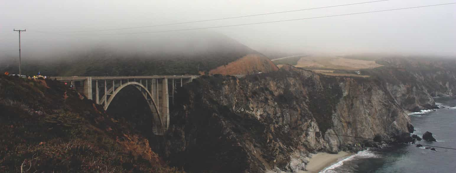 Havtåke ved Big Sur, California.