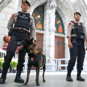 Sterilisasi Gereja Katedral Jakarta untuk Natal 2024