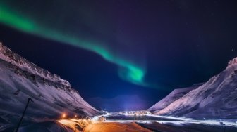 Cahaya Utara Menari di Atas Amerika, Hujan Meteor Perseid Tambah Semarak Langit Malam