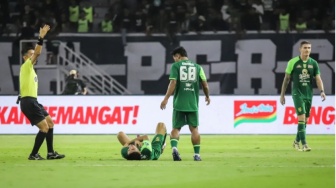 Pemain Persebaya Tumbang, Paul Munster Kritik Keras Jadwal Padat BRI Liga 1