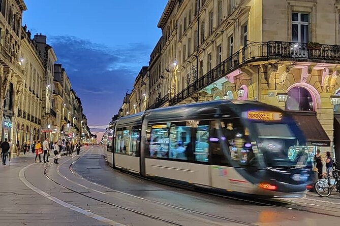 Discover Vibrant Bordeaux at Night : Night Tour 2022