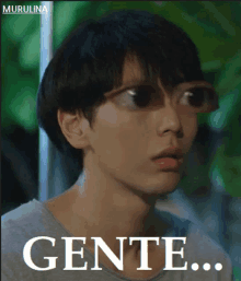 a picture of a man with a caption that says gente on it