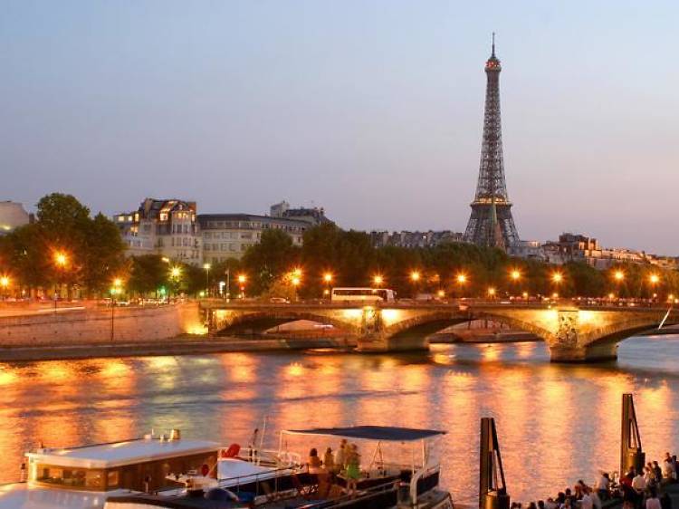 Night Aperitif Cruise on the Seine River with Music