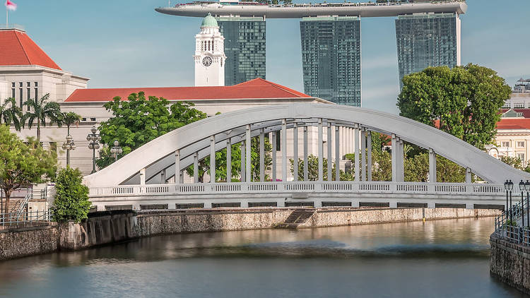 Interesting stories behind the bridges along the Singapore River