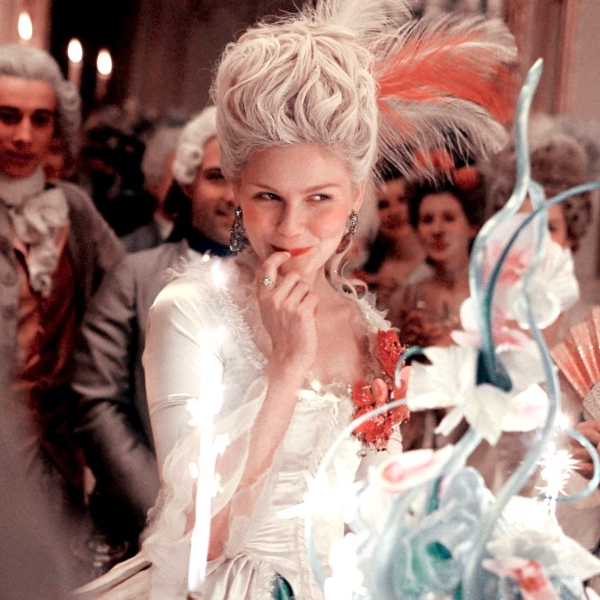 “Elle n'était pas si frivole” : une exposition du V&A de Londres explore les liens entre Marie-Antoinette et la mode