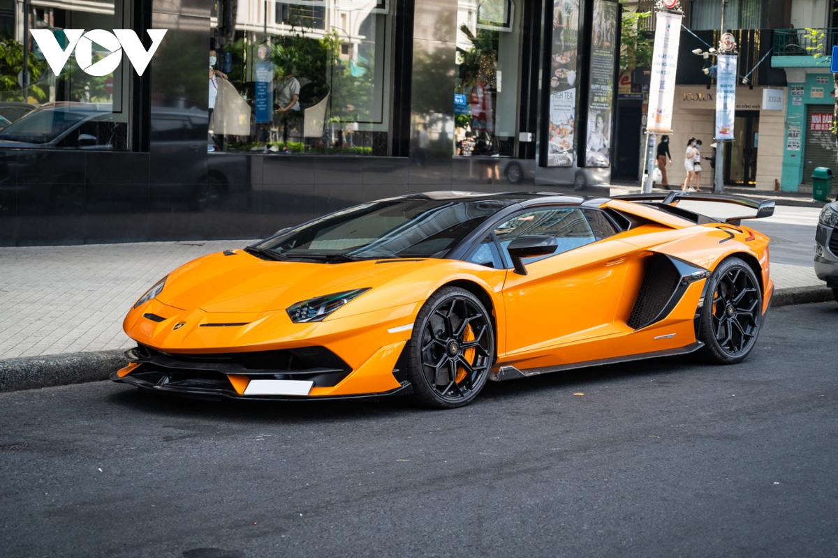 Lamborghini Aventador SVJ Roadster tại Việt Nam: Ngắm siêu bò ...