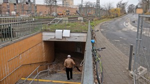 Frankfurt kauft Behelfsbrücke für Stadtteil-Bahnhof