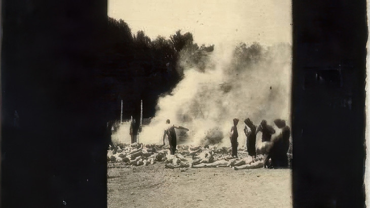 Dieses Foto wird Alberto Errera zugeschrieben, einem Mitglied des Sonderkommandos Auschwitz-Birkenau.