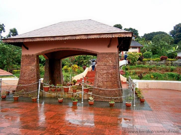 Pazhassi Tomb Overview