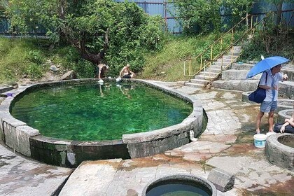 Batu-Höhlen, Wasserfälle und heiße Quellen Tour mit Mittagessen