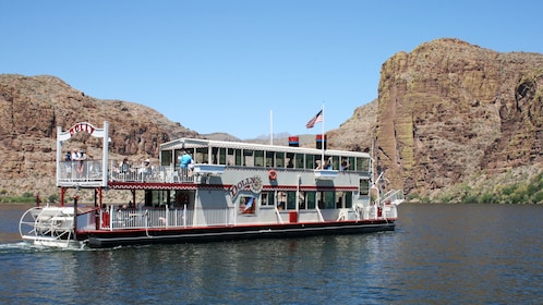 Apache Trail Tour & Steamboat Cruise Van Tour