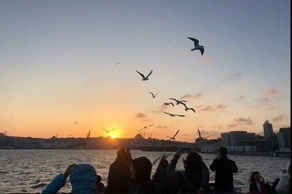 3 Hours Bosphorus Boat Cruise with Stop in Asia Side