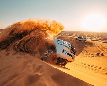 Dubai: Evening Red Dunes Desert Safari with Buffet Dinner