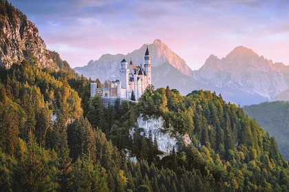 Private Day Trip: Munich to Neuschwanstein & Landsberg am Lech