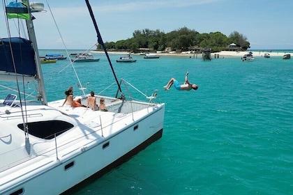 Private Catamaran - Stone Town Islands & Sandbanks (5 hrs)