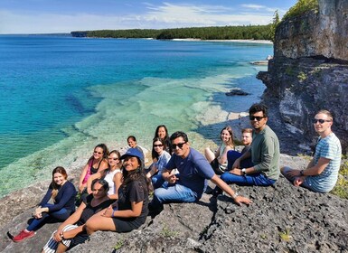 Från Toronto: Guidad dagsutflykt till Bruce Peninsula National Park