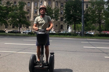 Munich’s Classical Monuments (WALK or SEGWAY or BIKE)