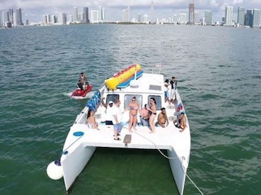 Ultimate Water Experience : Boat Tour with Jetskis, Tubing, and Open Bar