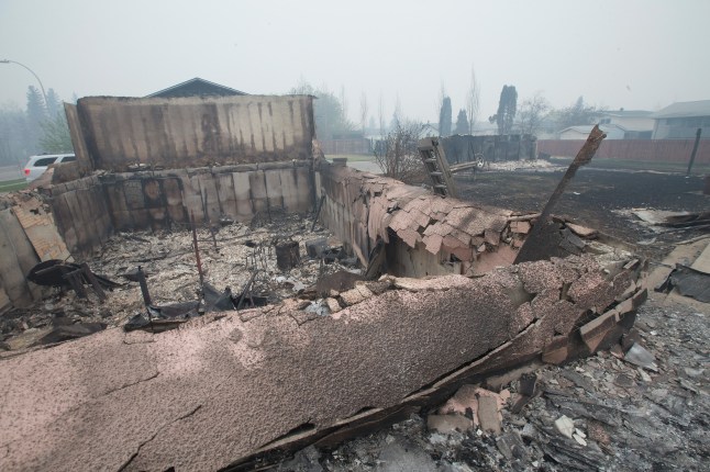 Dramatic pictures show scale of damage at Fort McMurray after devastating fires