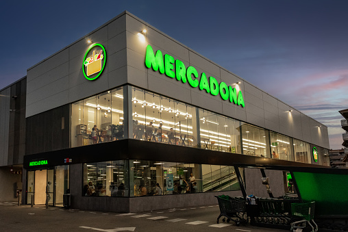 Mercadona supermarket facade